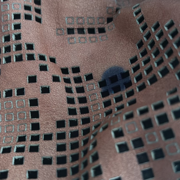 Leather shoulder bag - Picture 3 of 7